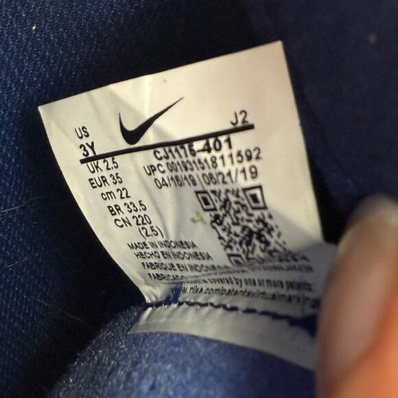 Nike Mercerial Vapor 13 Club Junior Indoor Football Shoes Size 3 NWOT - Picture 8 of 8